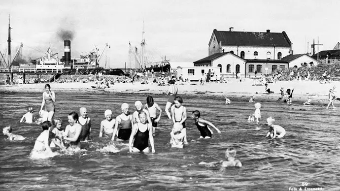 Barnens badstrand och Tullhuset, historisk bild från 1930-talet.