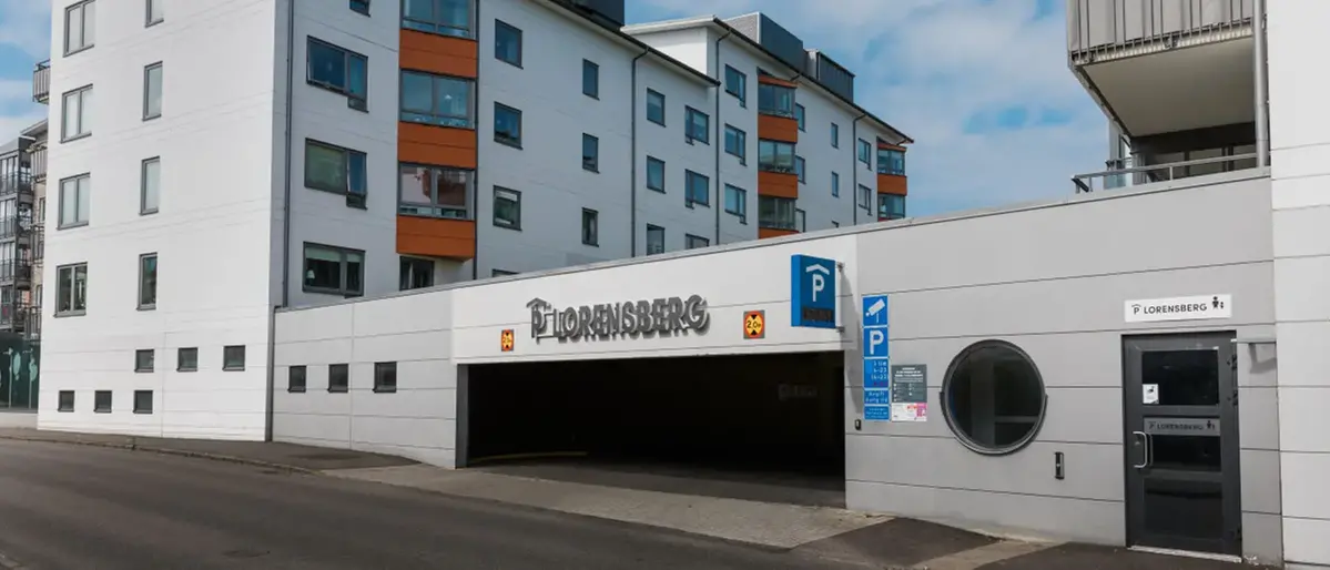 Lorensberg parkeringshus i Varberg, entré. 